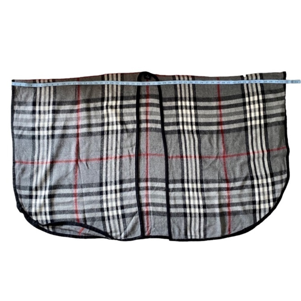 V. FRAAS Ruana Style Wrap Warm Plaid Gray Black White Red Women One Size - Picture 8 of 11